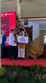 SISWI SMP NEGERI 1 RONGKOP ASAL PADUKUHAN DUWET KARANGWUNI RAIH JUARA 1 KRENOVAMASKAT PELITA INDAH 